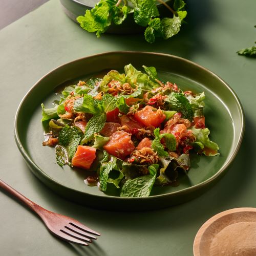 Sour And Spicy Fresh Salmon And Lemongrass Salad